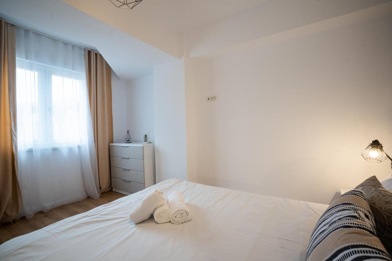 City Center Accommodation - 404 Resita Exteriér fotografie